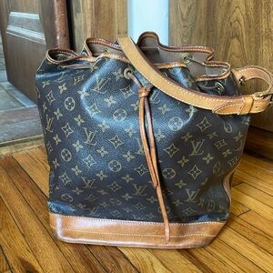 Vintage Authentic Louis Vuitton Noe GM Bucket Bag